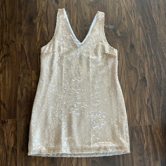 Women's Medium Mini A-Line Dress Cream Sequin. Perfect for the HOLIDAYS🤩 - Picture 3 of 8
